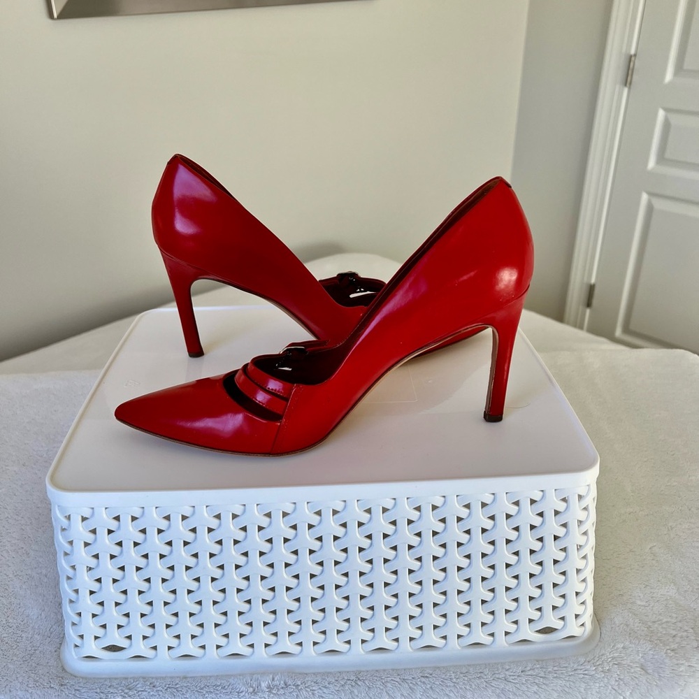 Via Spiga Red Pointed Toe Heels Nice Condition